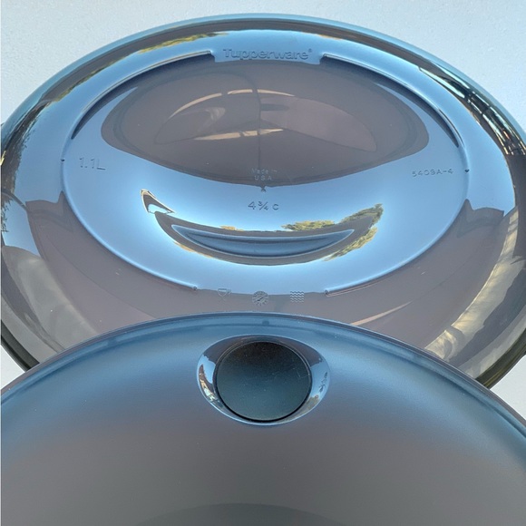 Tupperware Oval Heat N Serve Dark Gray Microwave Container and Lid - Picture 8 of 8